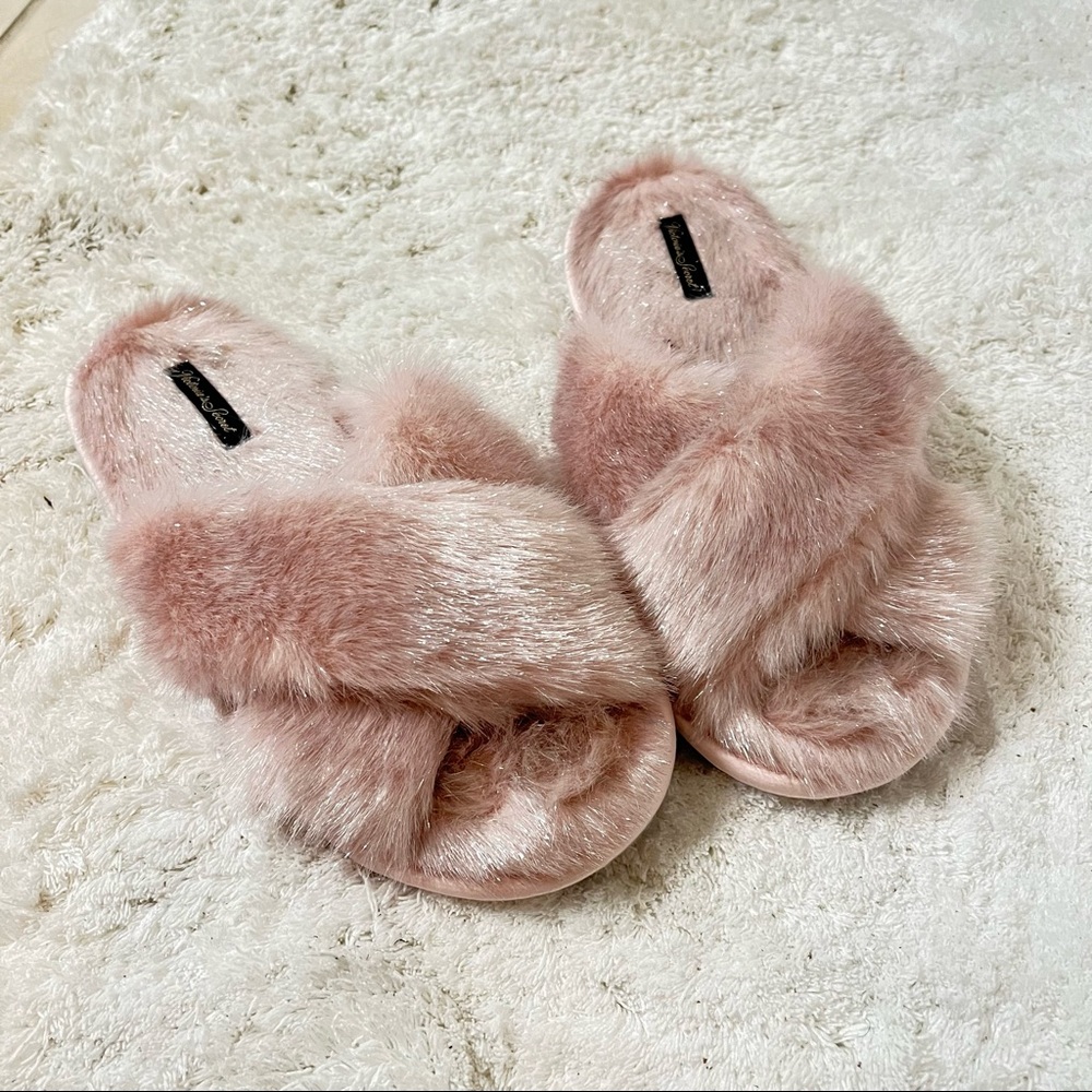 NWOT Victoria’s Secret shimmer slippers